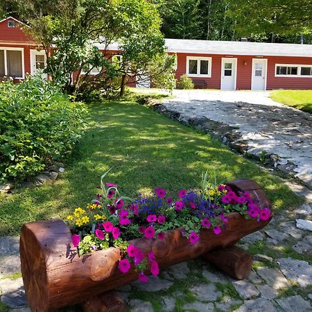 Kan-A-Mouche Pourvoirie Auberge Et Chalets Saint-Michel Kültér fotó