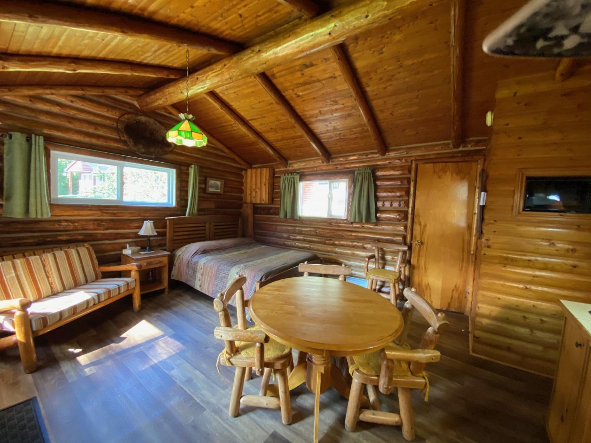 Kan-A-Mouche Pourvoirie Auberge Et Chalets Saint-Michel Szoba fotó