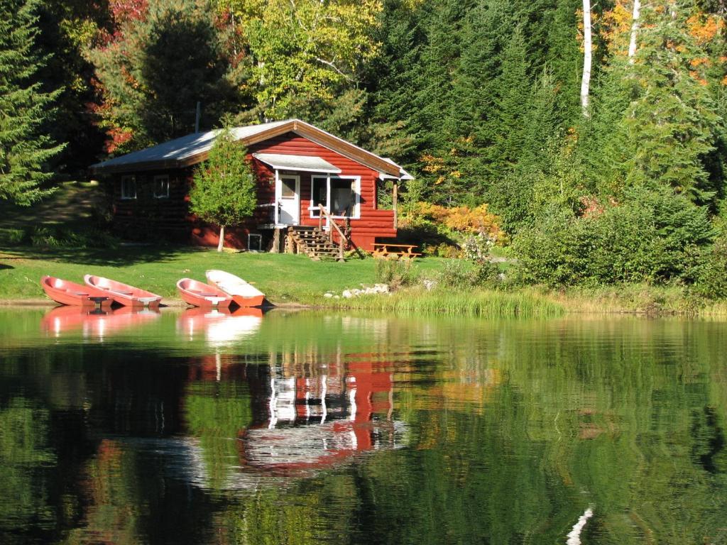 Kan-A-Mouche Pourvoirie Auberge Et Chalets Saint-Michel Kültér fotó