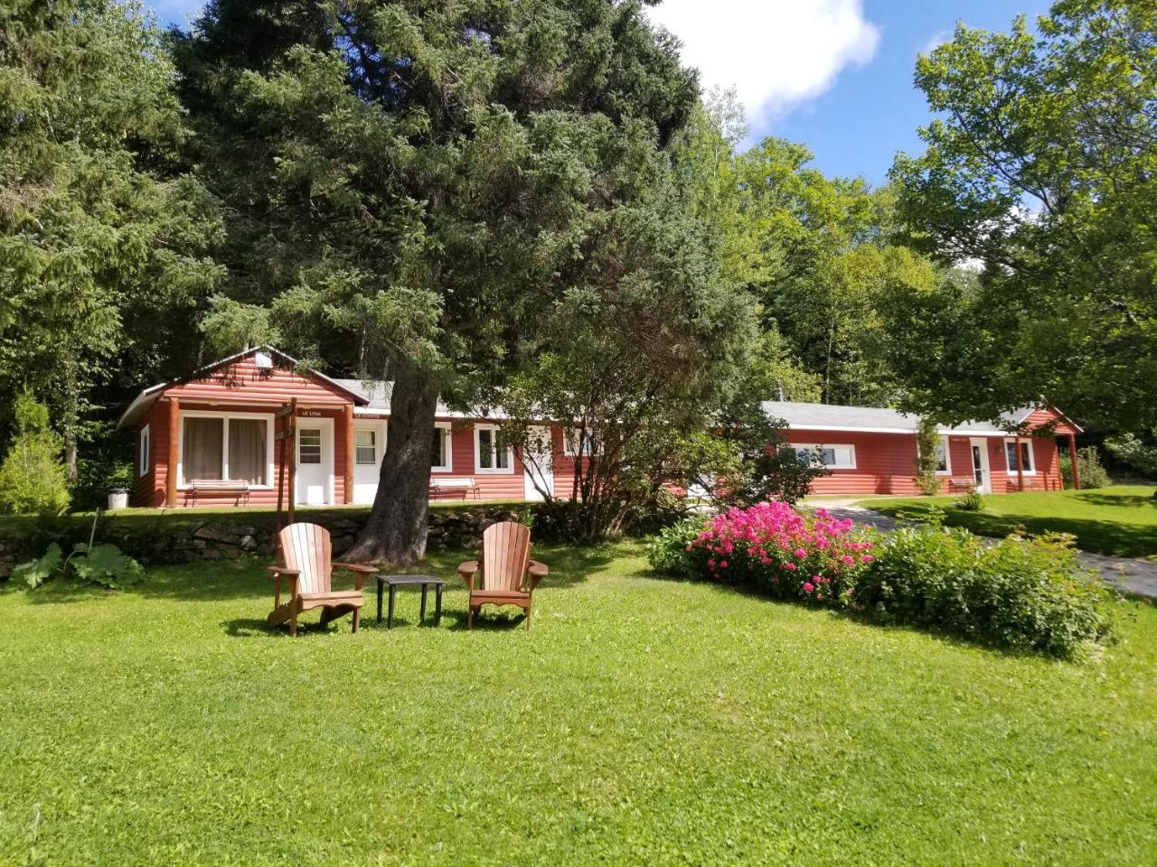 Kan-A-Mouche Pourvoirie Auberge Et Chalets Saint-Michel Kültér fotó