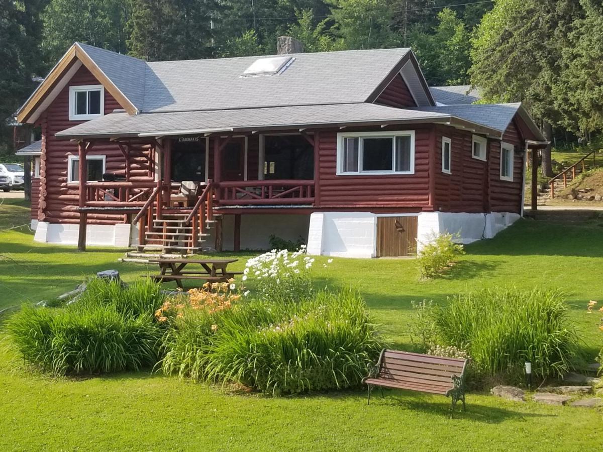 Kan-A-Mouche Pourvoirie Auberge Et Chalets Saint-Michel Kültér fotó