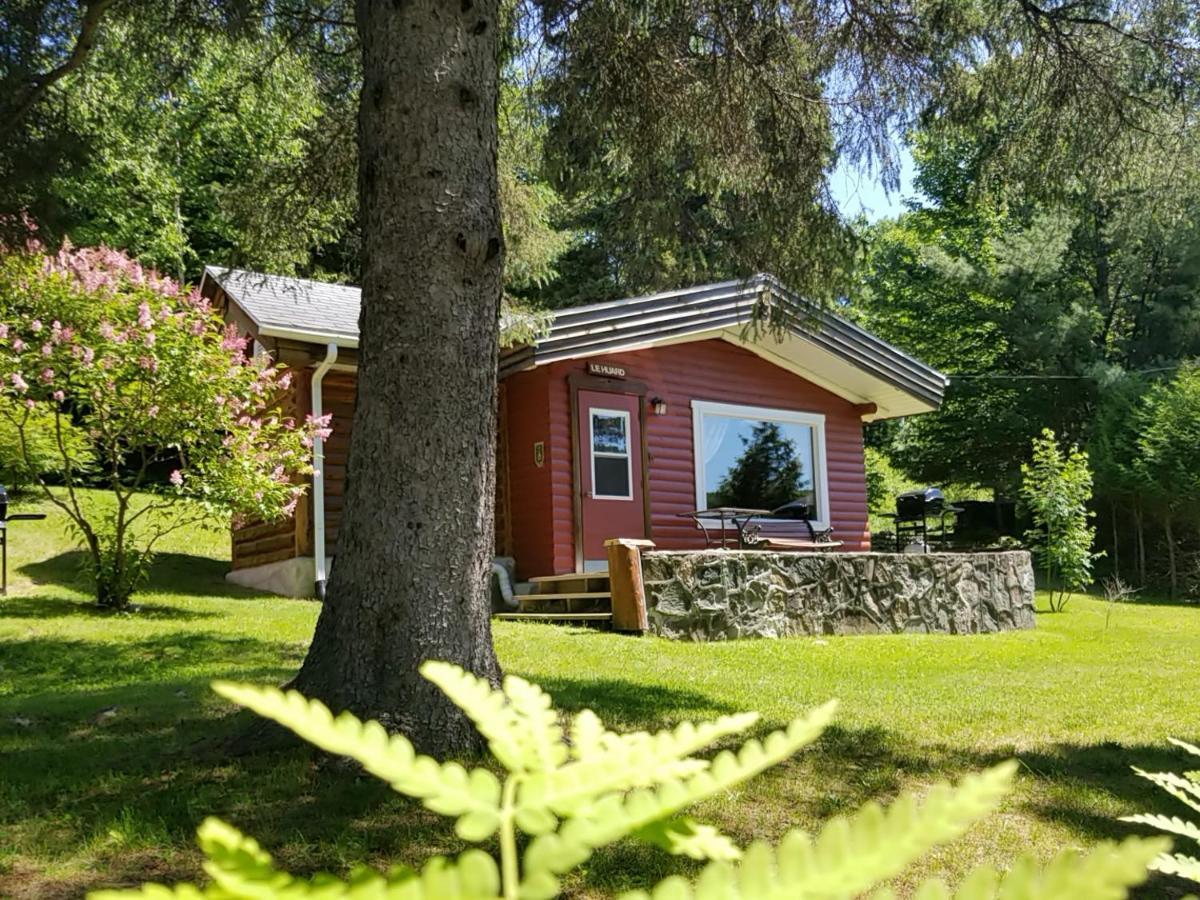 Kan-A-Mouche Pourvoirie Auberge Et Chalets Saint-Michel Kültér fotó